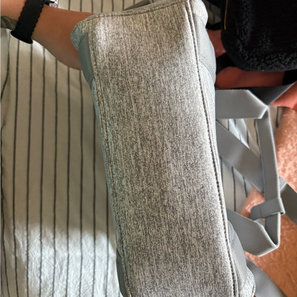 Dagne Dover Light Gray Crossbody Bag - Picture 2 of 4
